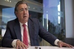 Zoido a la Guardia Civil: Quienes os ataquen, nos están atacando a todos, y pagarán por ello