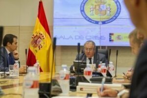 El ministro del Interior evalúa las medidas de refuerzo adicional para el nivel 4 de alerta antiterrorista