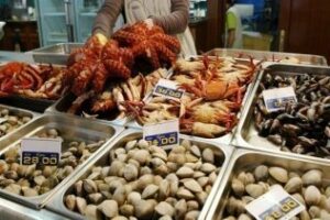 La Policía Portuaria incauta de tres kilos de almejas extraídas en el puerto deportivo del Saladillo