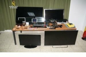 La Guardia Civil desarticula una organización dedicada al blanqueo de capitales del narcotráfico