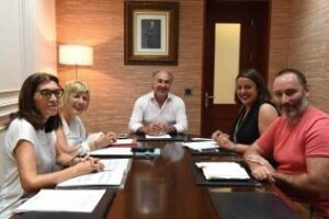 Los responsables de Educación Permanente de Algeciras y Tarifa presentan el proyecto Autonomía Cooperativa"