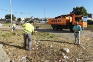 Continúan los trabajos de limpieza en la zona del Puente del Caracol