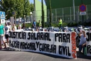 Integrantes de Jusapol se concentraron en Algeciras exigiendo una equidad salarial