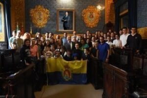 Los participantes de Ciencia en Acción reciben una despedida antes de marcharse a Ermua