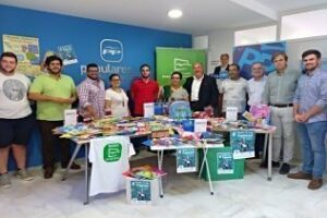 NNGG-Algeciras entrega más de 1200 útiles escolares a la Fundación ADRA