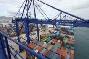 La naviera Hyundai gestionará la terminal de contenedores de TTIA