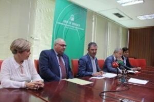 La Junta reforzará las plantillas de los centros de salud y consultorios con 64 profesionales