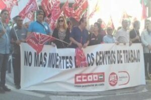 Concentración en denuncia por el accidente en la gasolinera de Los Barrios