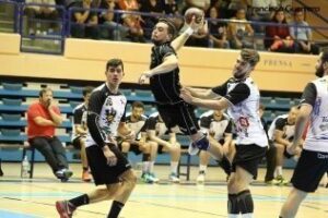 Victoria del Colomer Dental Algeciras ante Balonmano Triana