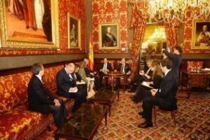 El Ministro de Asuntos Exteriores de Uzbekistán, Abdulaziz Kamilov, visita España