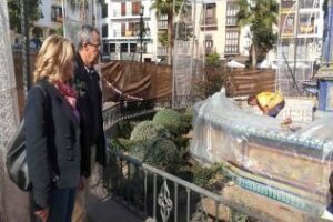Empieza la obra de fontanería en la fuente de la Plaza Alta