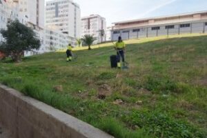 Algesa lleva a cabo trabajos de limpieza en el barrio del Saladillo