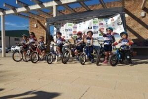 Los hermanos algecireños Saúl y Naiara Garnica llegan a la Gala de ciclismo de Cádiz