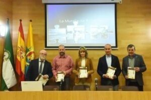 Presentada la segunda edición ampliada de La muralla del Estrecho" de Ángel Sáez