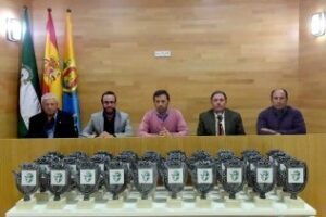 Los entrenadores de fútbol de la comarca reciben un reconocimiento por su labor deportiva