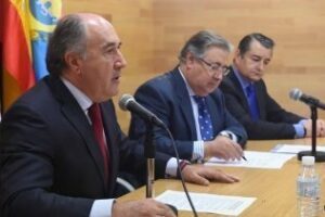 El ministro del Interior presenta el nuevo modelo arquitectónico de CIE en Algeciras