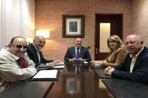 AEPA presenta la iniciativa de nombrar a José Luis Pavón como Hijo Adoptivo de Algeciras