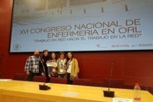 Una enfermera de Algeciras recibe un premio por un programa piloto de deshabituación tabáquica