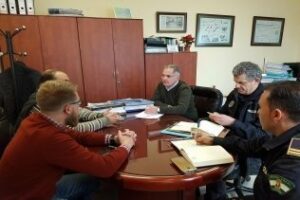 El Ayuntamiento y Radiotaxi coordinan una actividad para acercar la Navidad a los mayores