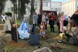 El colegio Puertoblanco ha inaugurado su tradicional Belén Viviente