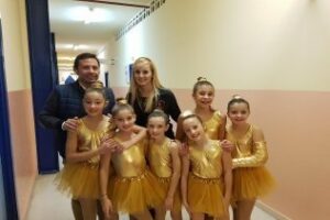 El club de gimnasia rítmica de Algeciras celebra su gala benéfica Navidad con Amor"