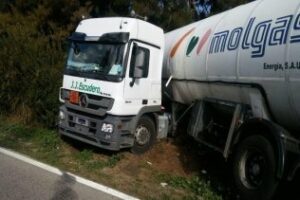 Accidente de un camión de Gas Natural en El Tesorillo