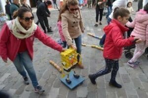 Tarifa modifica fechas y horarios del arrastre de latas y cabalgata ante la amenaza de lluvia
