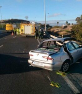 Bomberos de Algeciras intervienen en un rescate tras un accidente en la A7