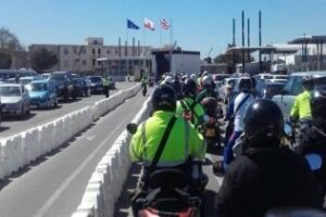 Colas en la frontera peatonal de Gibraltar debido a huelgas