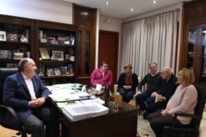 La nueva Junta de Gobierno de la Hermandad de la Palma ha mantenido una reunión con el alcalde