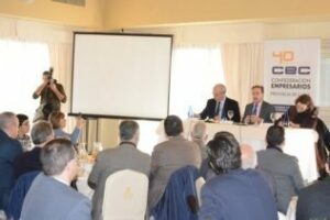 No podemos exigir a las empresas del siglo XXI que compitan con infraestructuras del siglo XIX": Felipe López