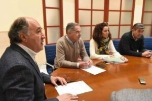 Los grupos políticos muestran su apoyo a la Fundación Cruz Blanca mediante un acuerdo unánime