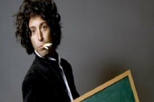 Sala Gramola recibe a Andy Chango con El hombre Nada"