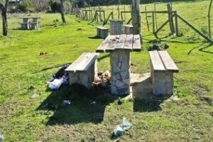 Denuncian el abandono del área recreativa del Descansadero de Botafuegos