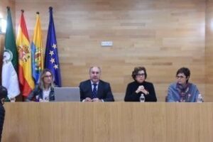 Inicia el curso del Colegio de Médicos para cuidadores de pacientes con ELA