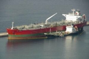 Verdemar dice que la gasolinera flotante SKS Tanaro ha abandonado el Peñón para volver a la Bahía de Algeciras