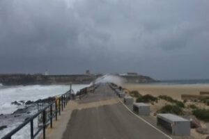 El temporal obliga al cierre temporal del puerto de Tarifa