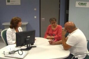 Salud lanza un curso abierto para formar a oncólogos en la comunicación con pacientes y familiares