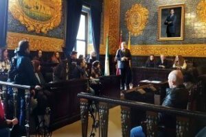 Los alumnos del Instituto Lycée René Descartes de Rennes visitan el Ayuntamiento