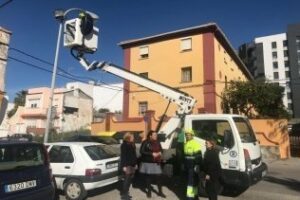 El Ayuntamiento refuerza la iluminación en el entorno de la Peña Ferroviaria