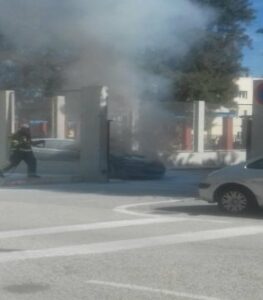 El coche de una profesora fue objeto de un acto de vandalismo en el IES Bahía de Algeciras