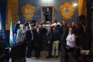 La plantilla de ICOM UDEA Algeciras recibe un reconocimiento a sus méritos deportivos