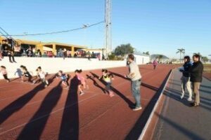 Centros educativos y clubes deportivos, protagonistas de los Juegos Municipales de Atletismo