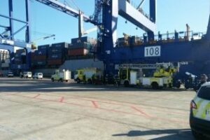 Los Bomberos del Consorcio Provincial realizan un simulacro en el Muelle Isla Verde de Algeciras