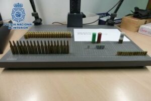 La Policía Nacional detiene en Algeciras a un hombre por amenazar de muerte a su madre con una pistola