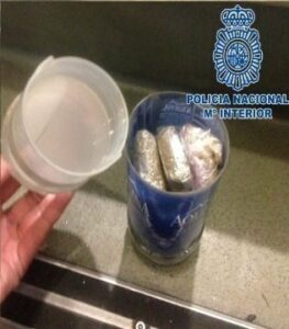 Detenido en el Ferry Ceuta- Algeciras por ocultar droga en el interior de una botella con doble fondo