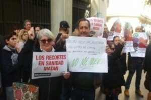 La Plataforma de Afectados de la Sanidad Pública se desplazan a Sevilla en protesta por los recortes