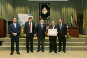 El doctor Ángel Rodríguez Brioso es reconocido como Colegiado de Honor del Colegio de Dentistas de Sevilla