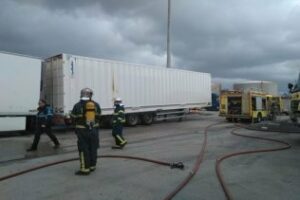 Los Bomberos del CBPC intervienen un incendio al interior del Puerto de Algeciras