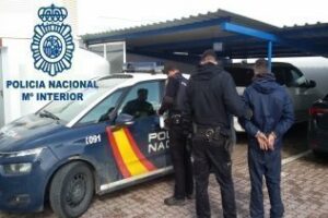 Incautados 2500 kilos de hachís en la Línea tras frustrar un alijo de drogas en la playa